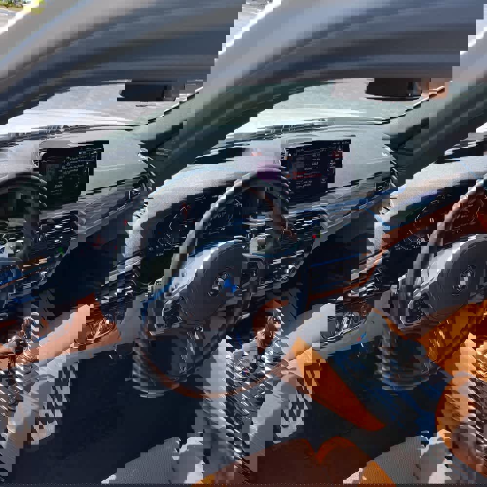 Used 2023 BMW 540i xDrive w/ M Sport Package image 19