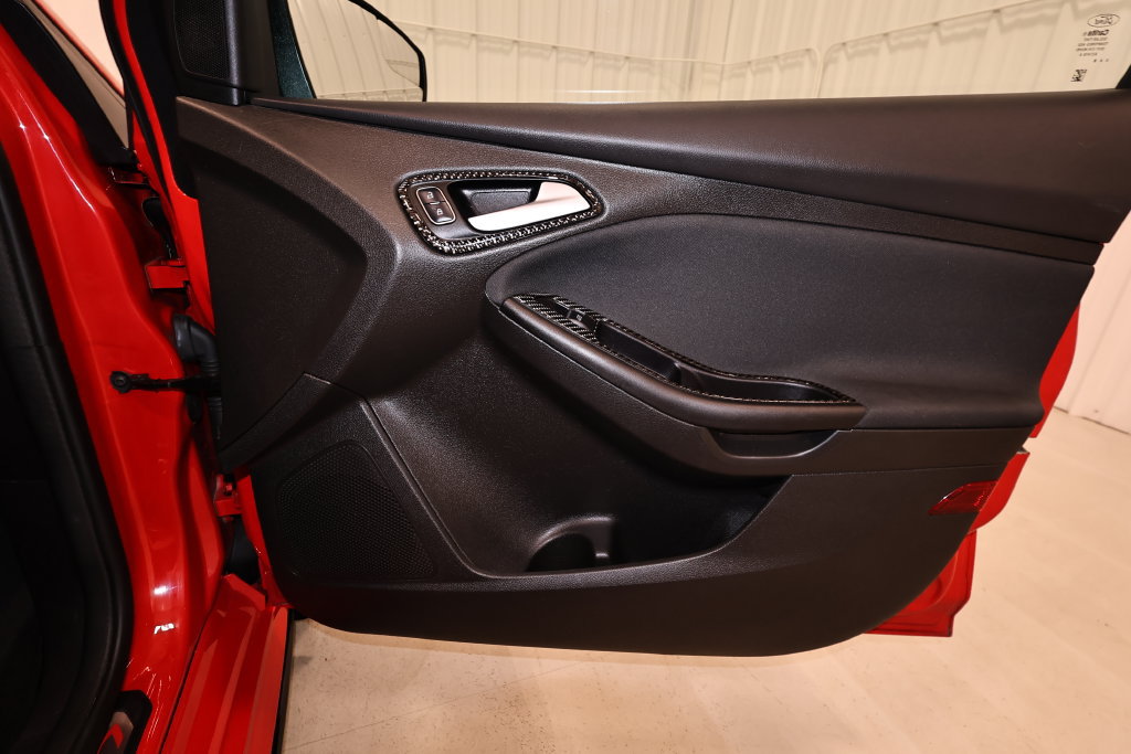 Used 2015 Ford Focus ST w/ Equipment Group 401A FWD image 16