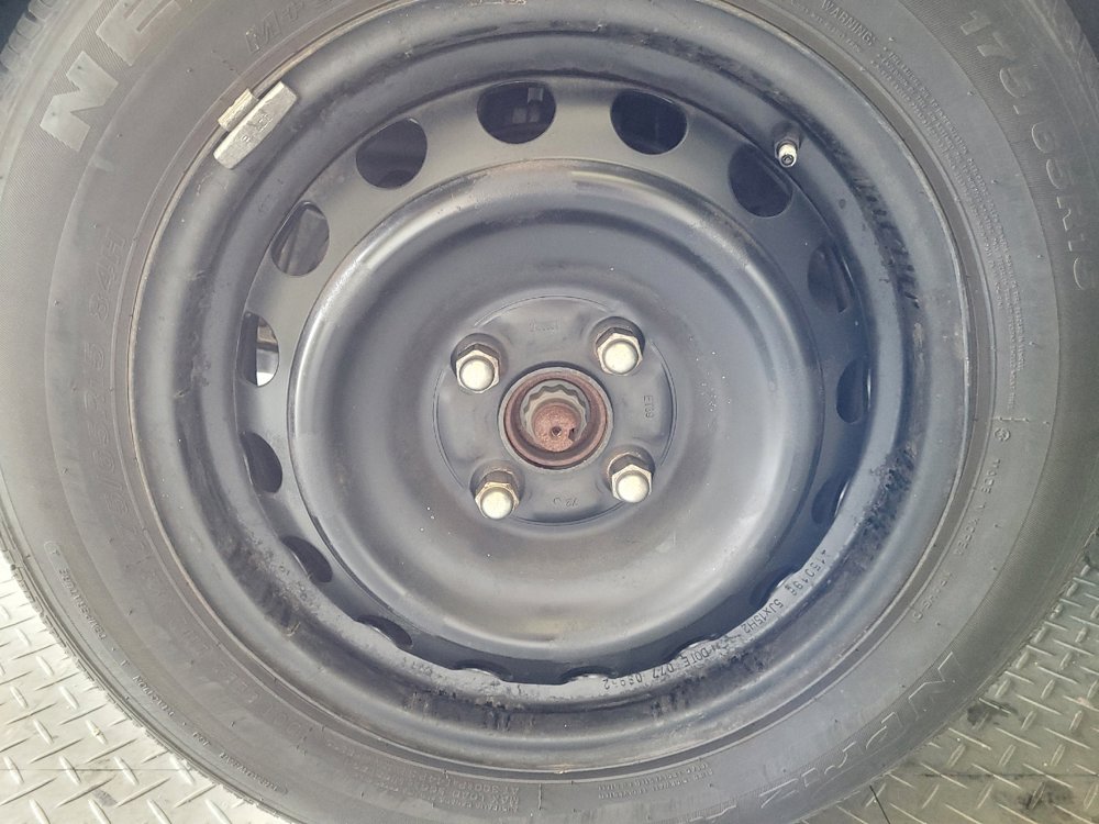Used 2014 Toyota Yaris L FWD image 31