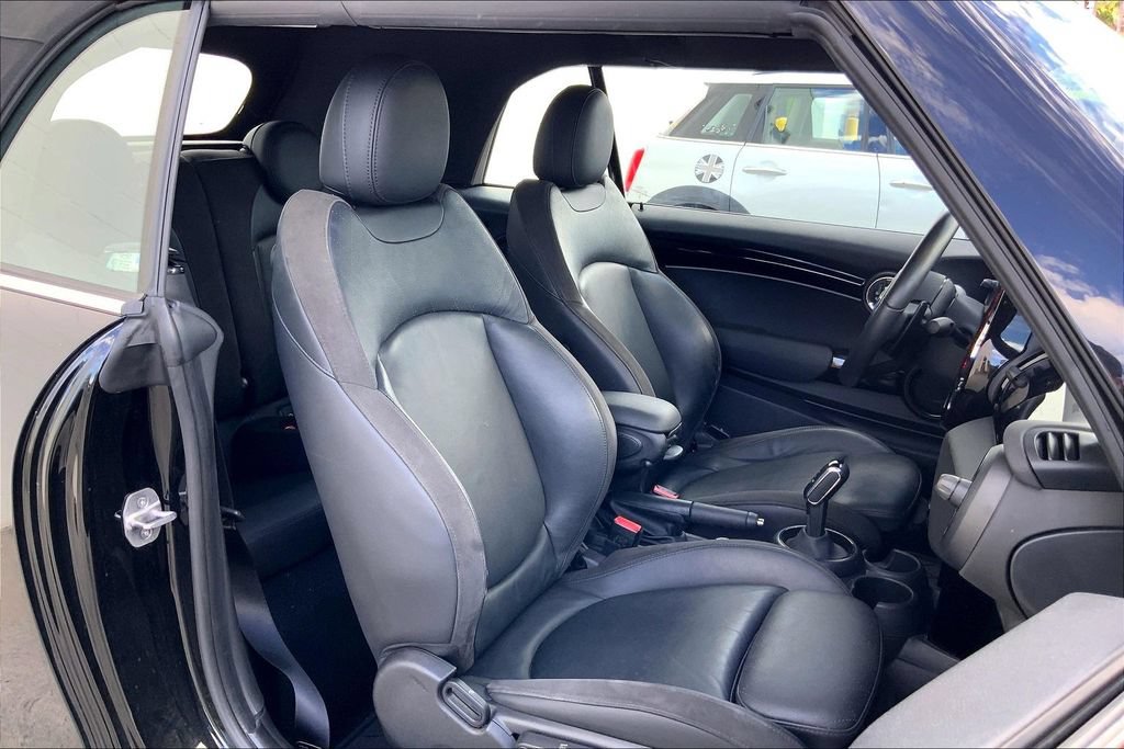 Used 2023 MINI Cooper S w/ Signature Upholstery Package FWD image 8