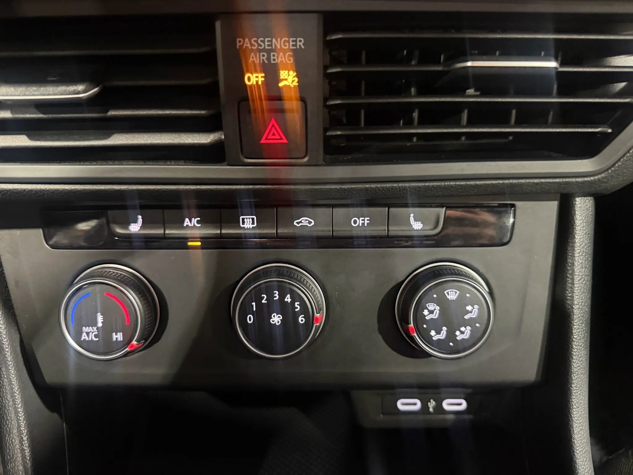 Used 2024 Volkswagen Jetta Sport image 19