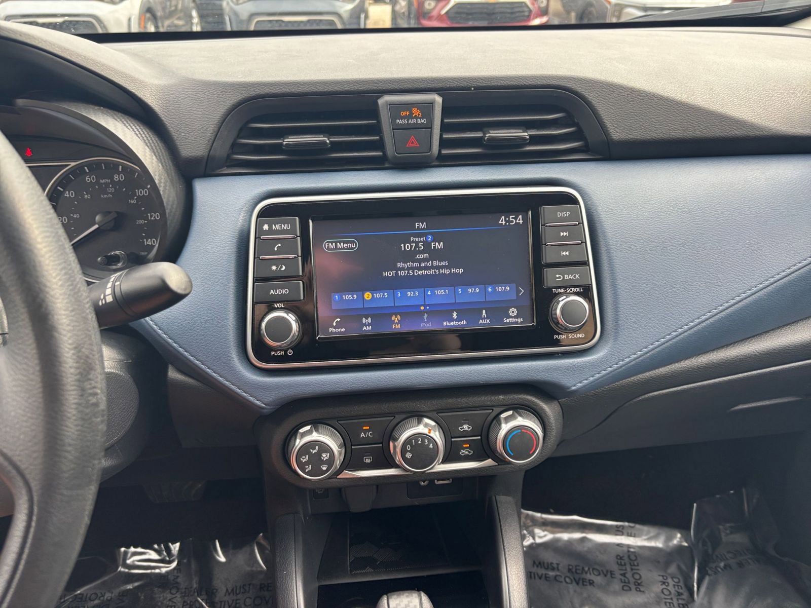 Used 2025 Nissan Versa SV FWD image 17