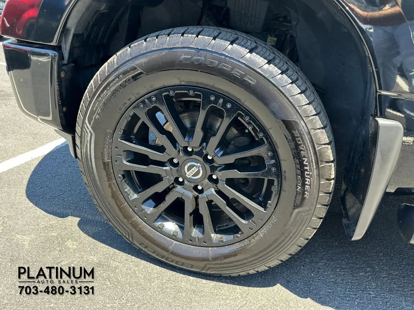 Used 2018 Nissan Titan SV w/ SV Convenience Package AWD/4WD image 24