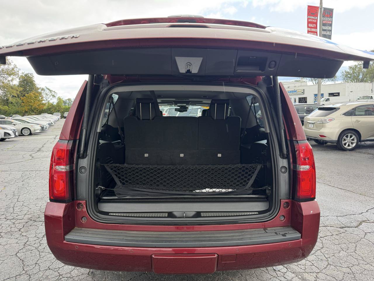 Used 2016 Chevrolet Suburban LT w/ Luxury Package AWD/4WD image 12