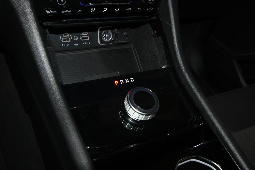 Used 2022 Jeep Grand Cherokee Laredo w/ Luxury Tech Group I image 18