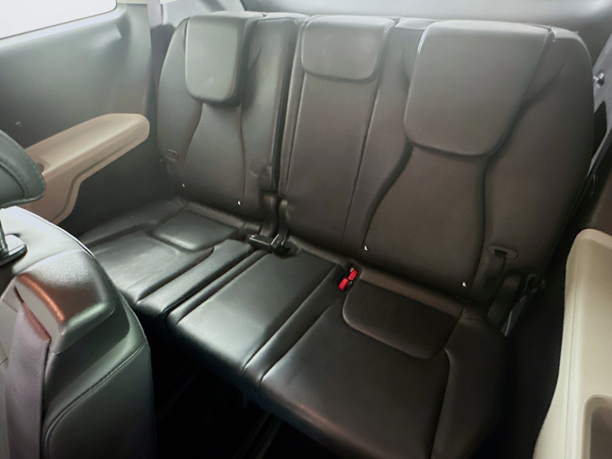 Used 2024 Kia Carnival LX image 28