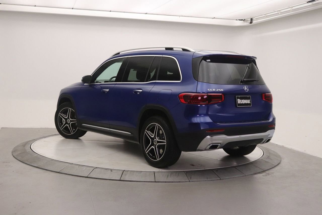 New 2026 Mercedes-Benz GLB 250 image 2