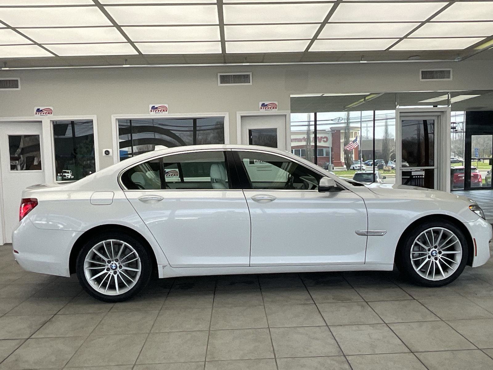 Used 2015 BMW 750i xDrive AWD/4WD image 4