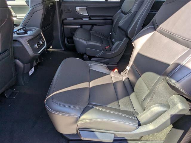 New 2025 Ford Expedition Max Platinum w/ Driver's Package image 15