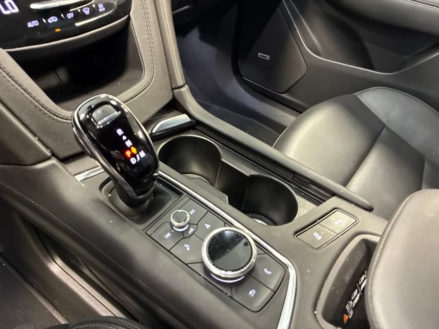 Certified 2025 Cadillac XT6 Premium Luxury AWD/4WD image 25