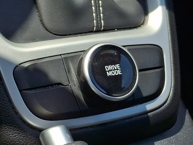 Certified 2025 Hyundai Venue SEL FWD image 24