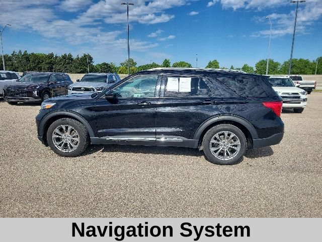 Used 2023 Ford Explorer Limited w/ Equipment Group 301A RWD image 3