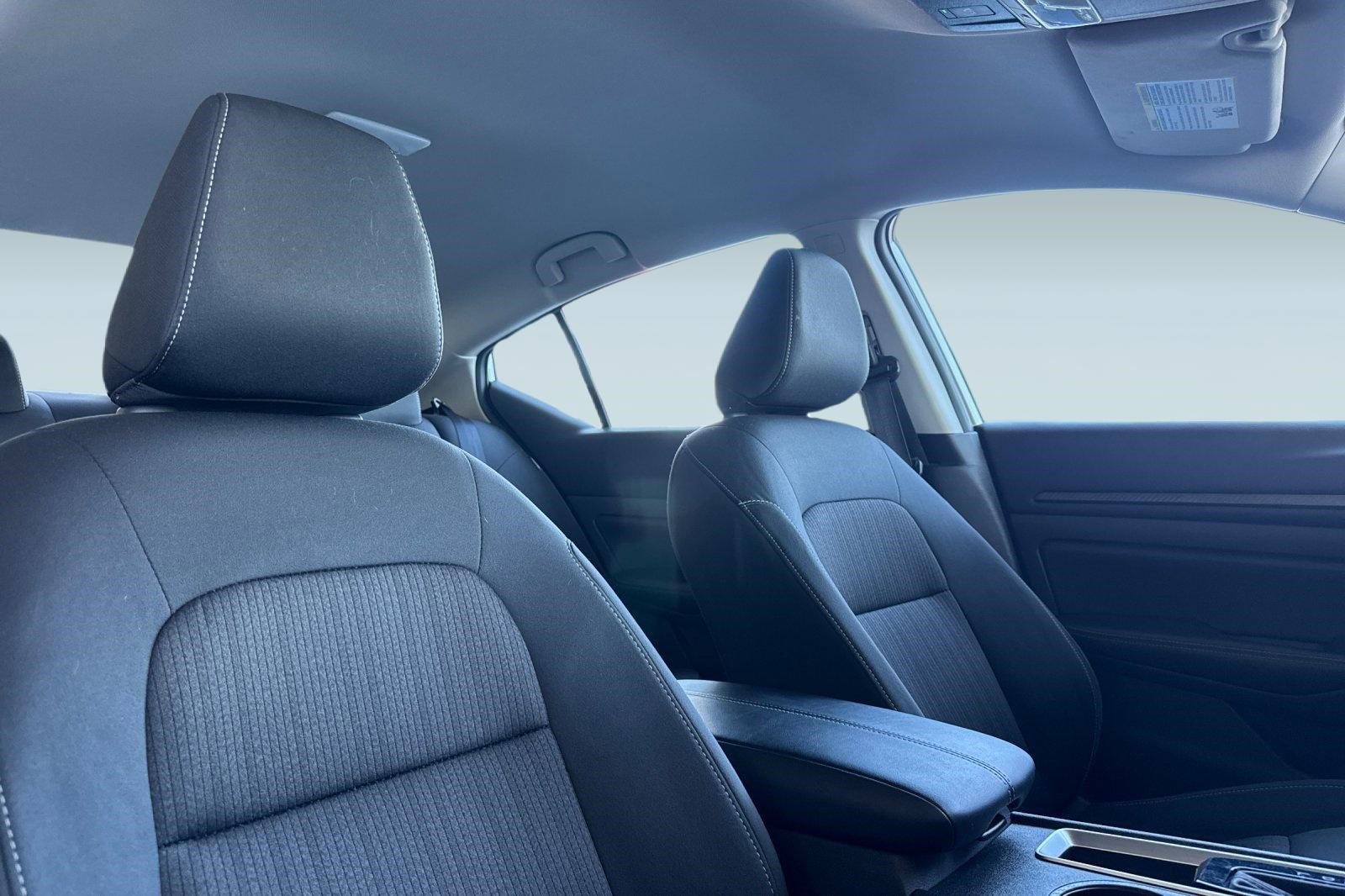 Used 2025 Nissan Altima 2.5 SV image 30