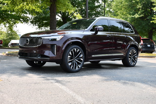 New 2026 Volvo XC90 T8 Ultra w/ Protection Package Premier AWD/4WD image 3