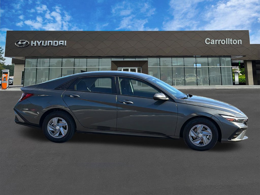 New 2026 Hyundai Elantra SE FWD image 5