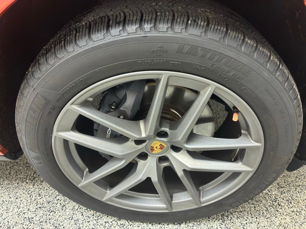Used 2023 Porsche Macan w/ Premium Package Plus image 14