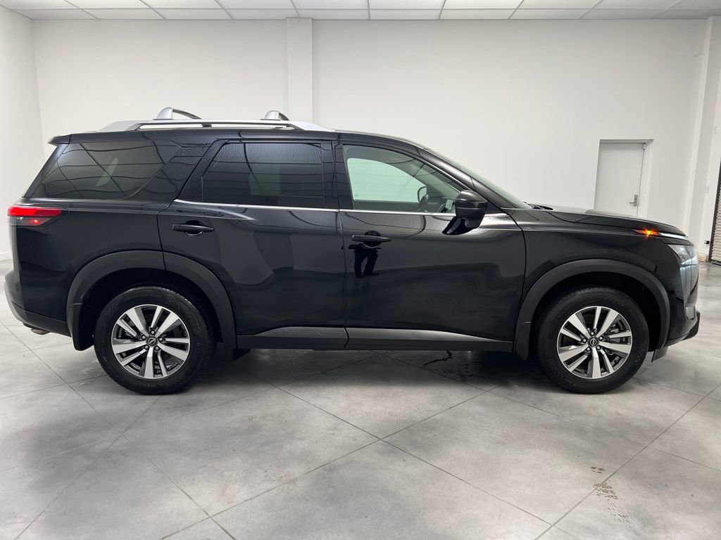 Used 2025 Nissan Pathfinder SL image 8