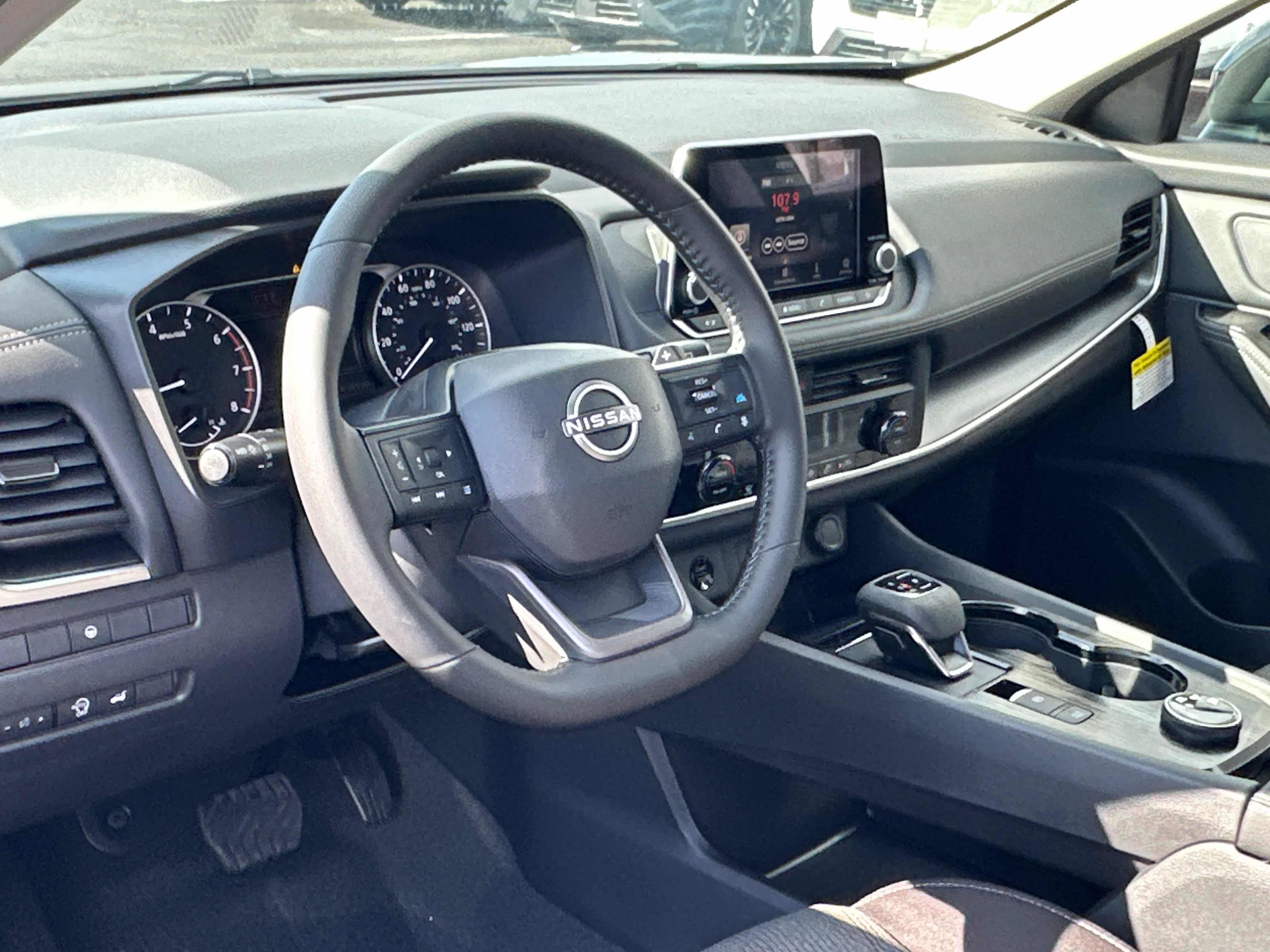 New 2026 Nissan Rogue SV AWD/4WD image 30