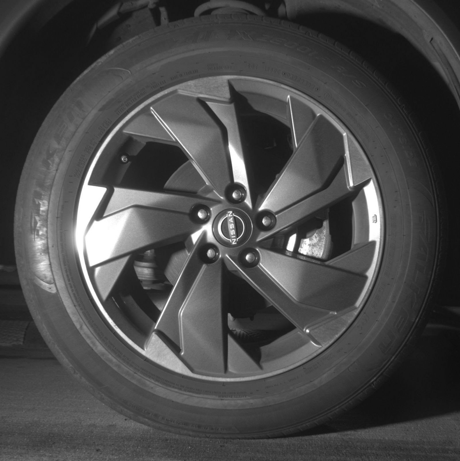 Used 2025 Nissan Rogue SV FWD image 15