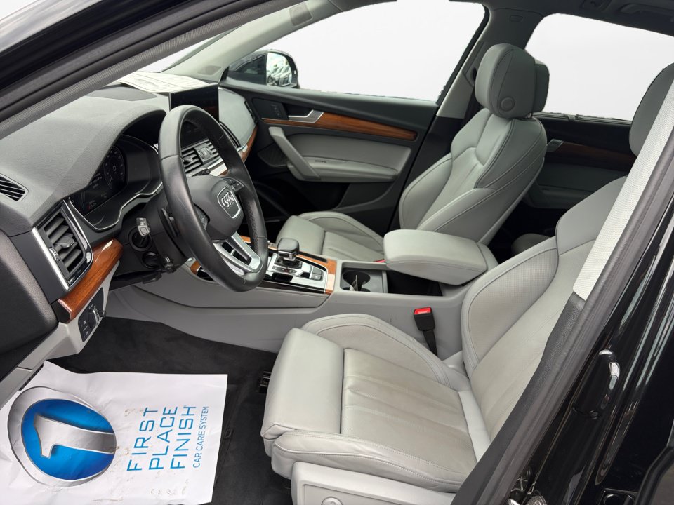 Used 2023 Audi Q5 e Premium Plus w/ Premium Plus Package AWD/4WD image 9