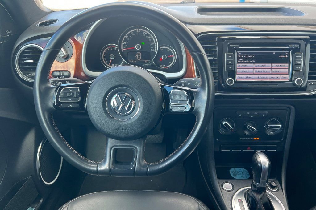 Used 2013 Volkswagen Beetle 2.5 image 11