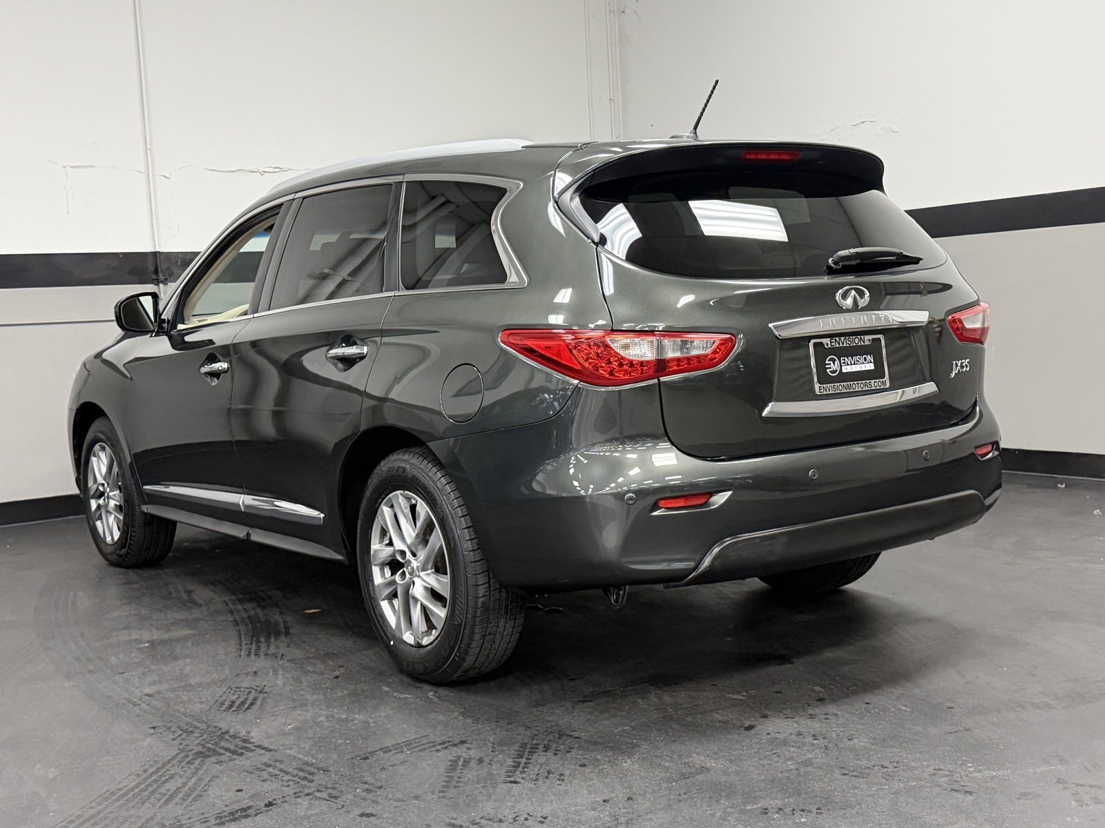 Used 2013 INFINITI JX35 Base w/ Premium Pkg image 10