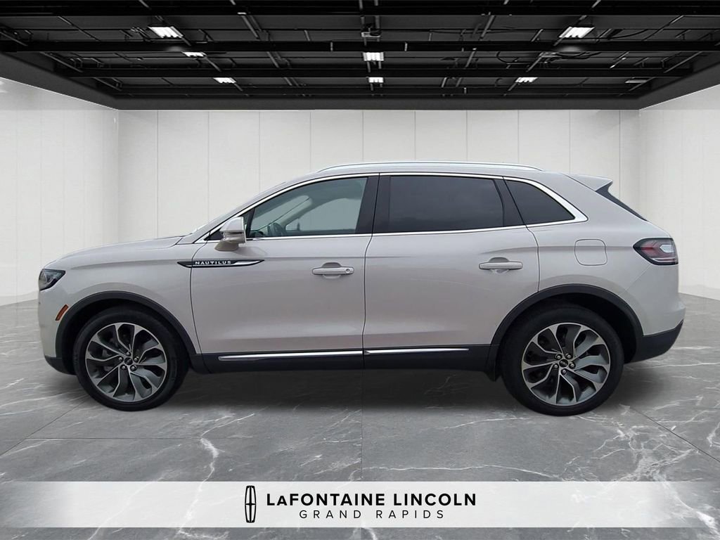 Certified 2023 Lincoln Nautilus Reserve image 2