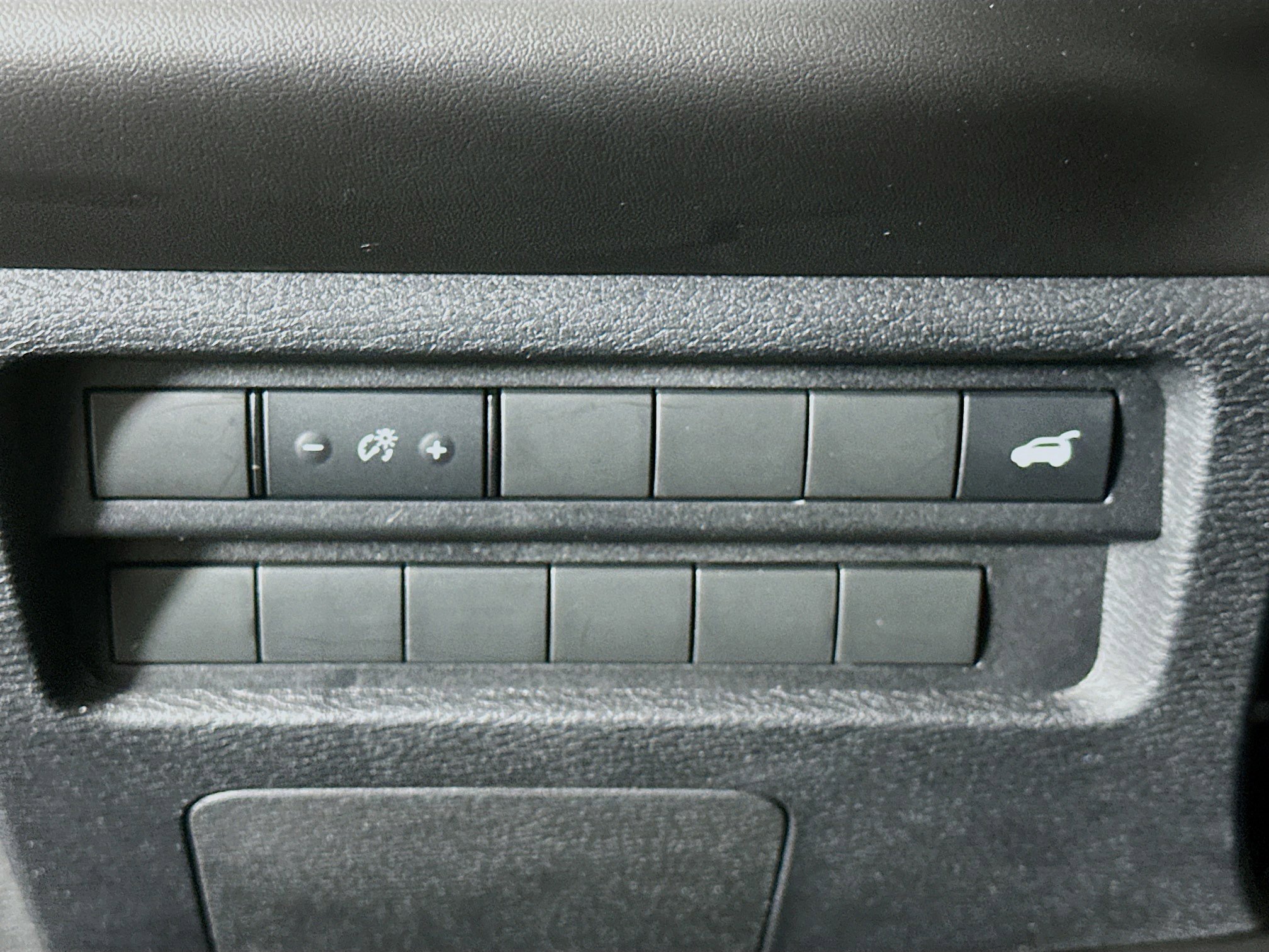 Used 2024 Mitsubishi Outlander SE image 17