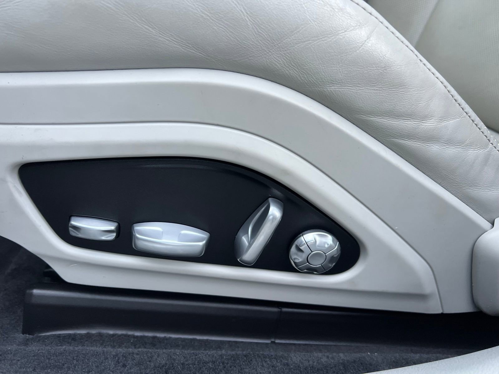 Used 2019 Porsche Panamera 4S image 21