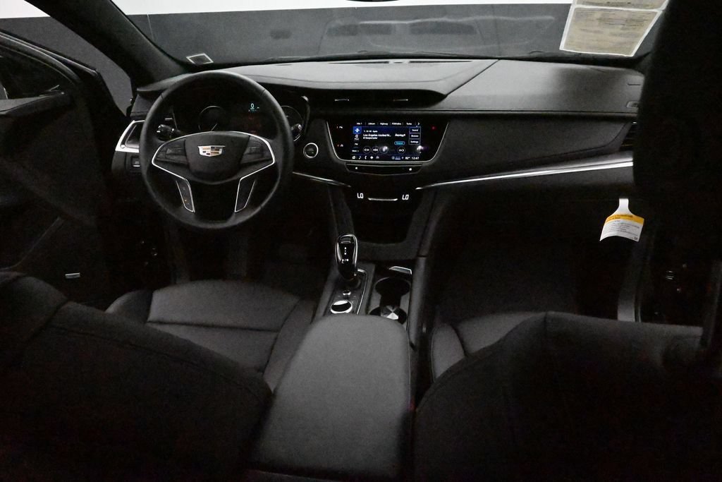 Used 2025 Cadillac XT5 Luxury FWD image 14