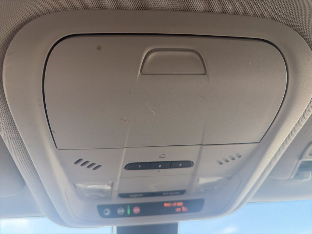 Used 2020 Chevrolet Equinox LT FWD image 25
