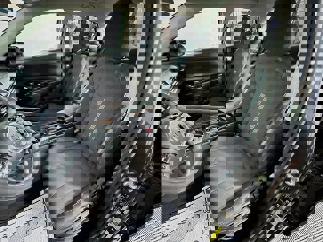 Used 2021 Hyundai Elantra SE image 16