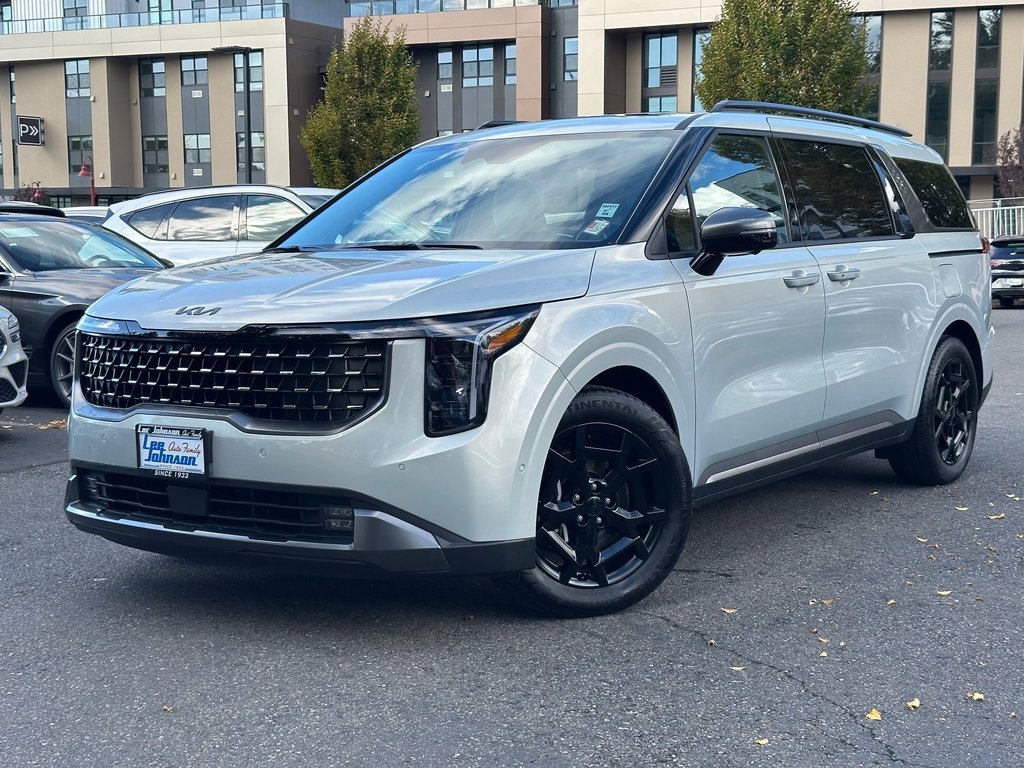 Used 2025 Kia Carnival SX w/ SX Dark Edition Package