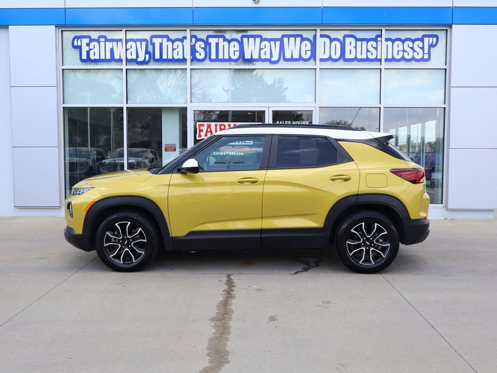 Used 2023 Chevrolet TrailBlazer ACTIV w/ Sun and Liftgate Package FWD image 7