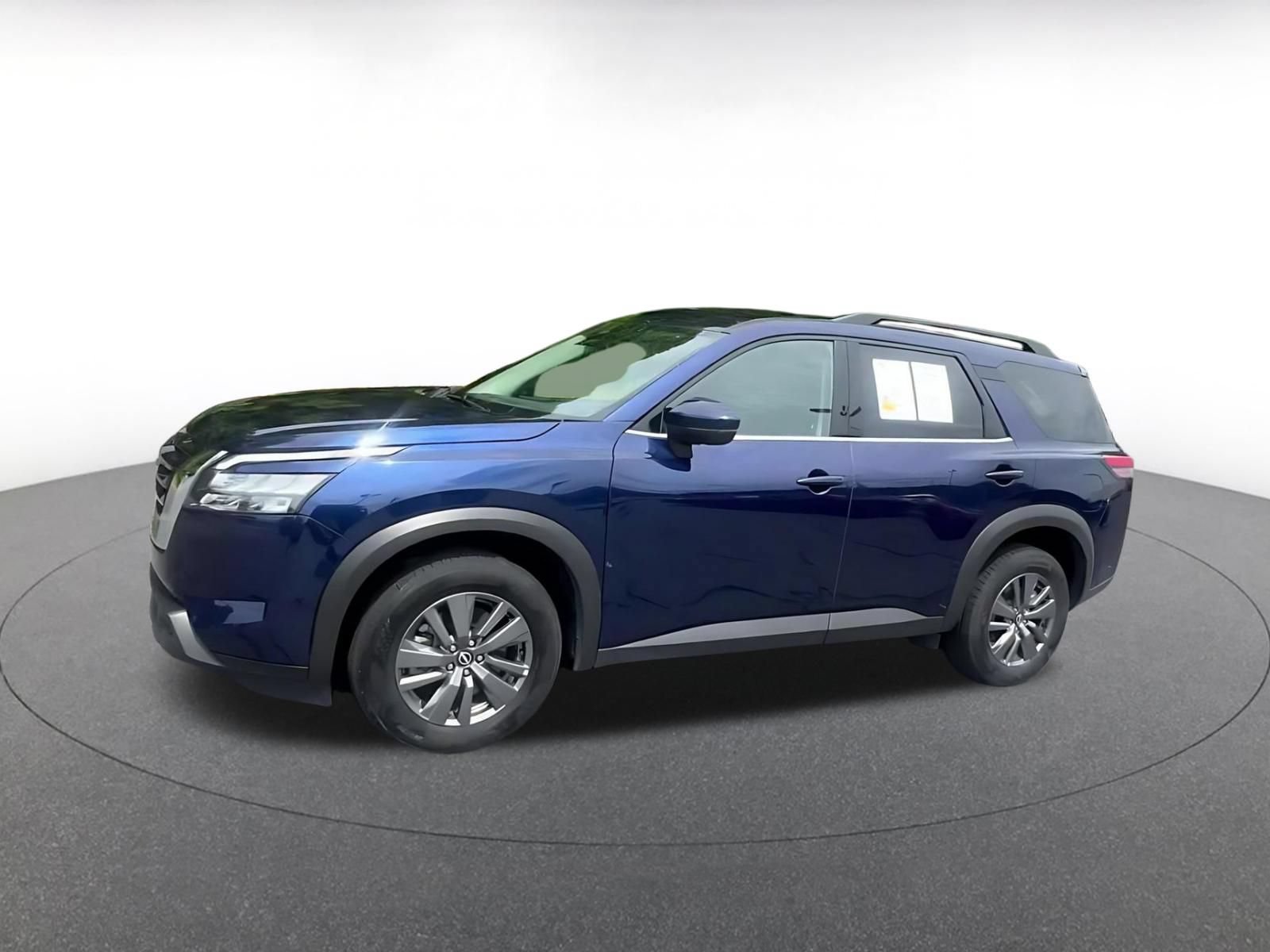 Used 2025 Nissan Pathfinder SV AWD/4WD image 8