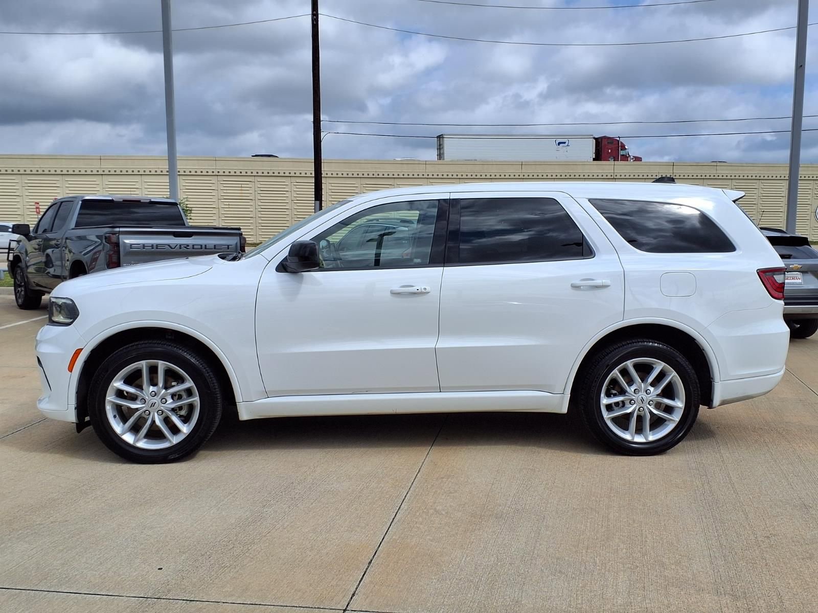 Used 2025 Dodge Durango GT AWD/4WD image 3