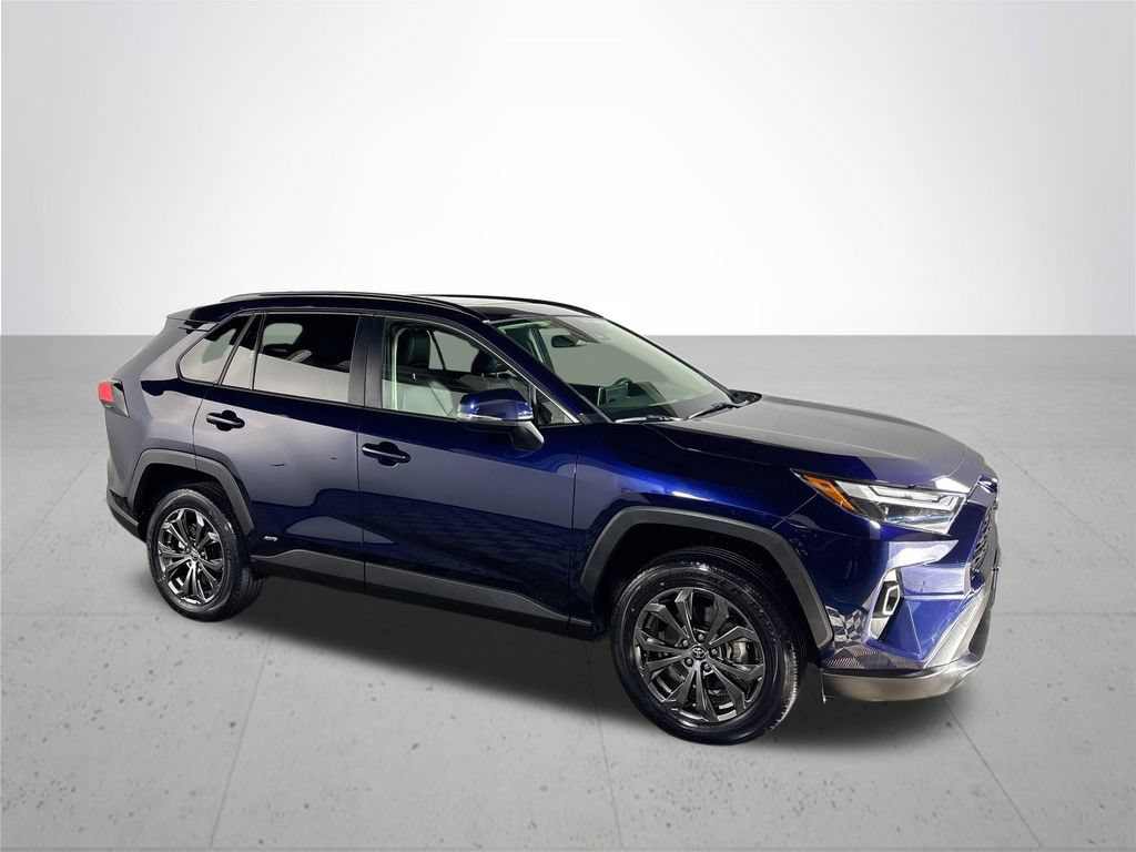 Used 2023 Toyota RAV4 XLE Premium AWD/4WD image 4