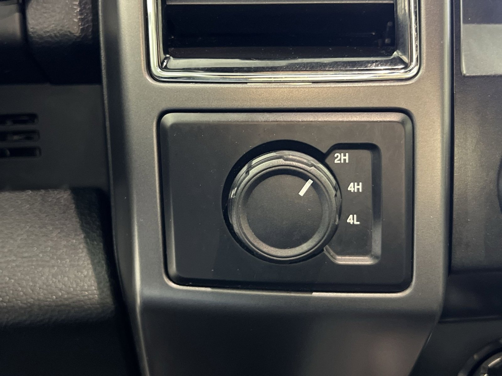 Used 2020 Ford F150 XLT w/ Equipment Group 302A Luxury image 31