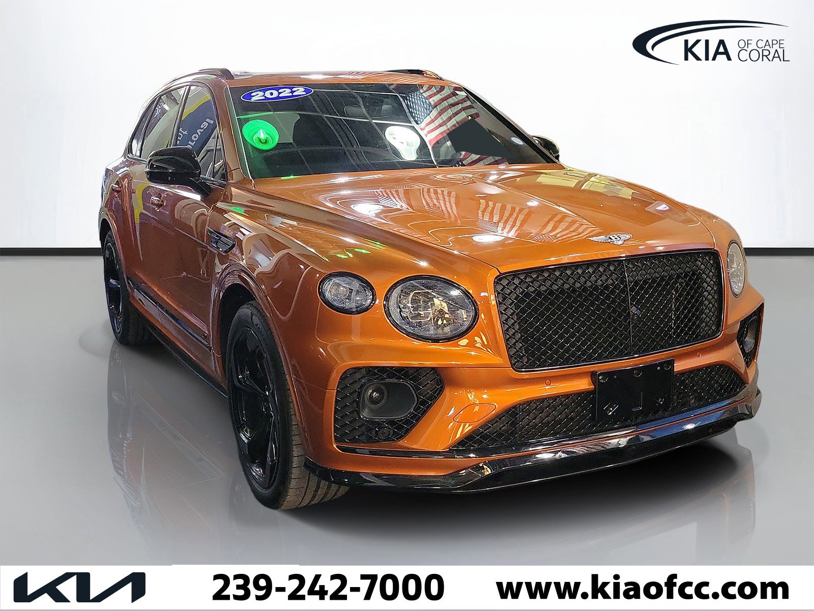 Used 2022 Bentley Bentayga image 1