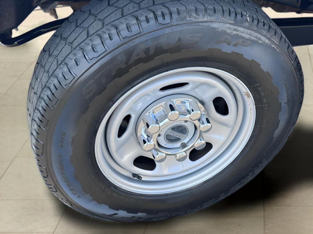 Used 2022 Ford F250 XL w/ Power Equipment Group image 18