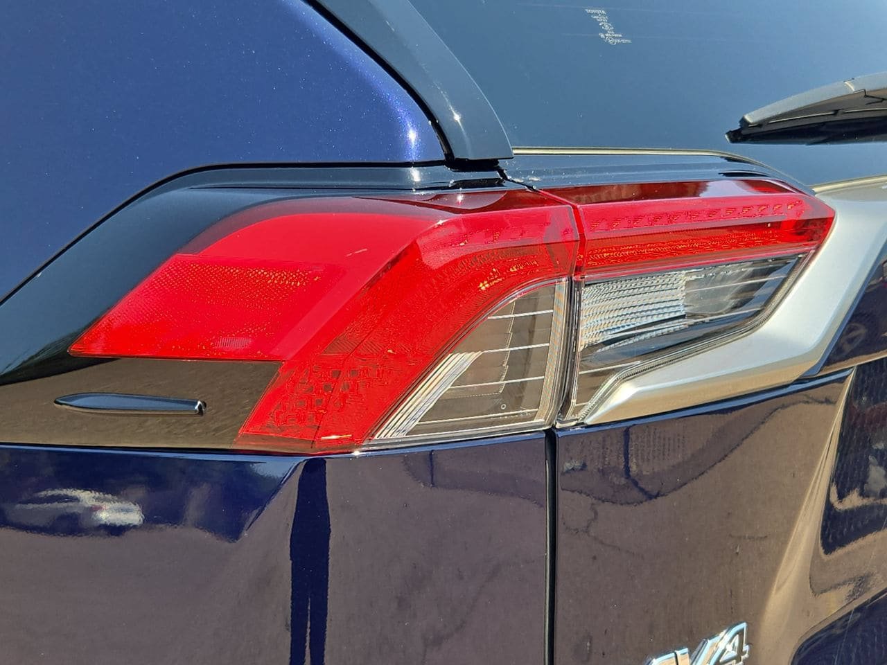 Used 2020 Toyota RAV4 Limited FWD image 35
