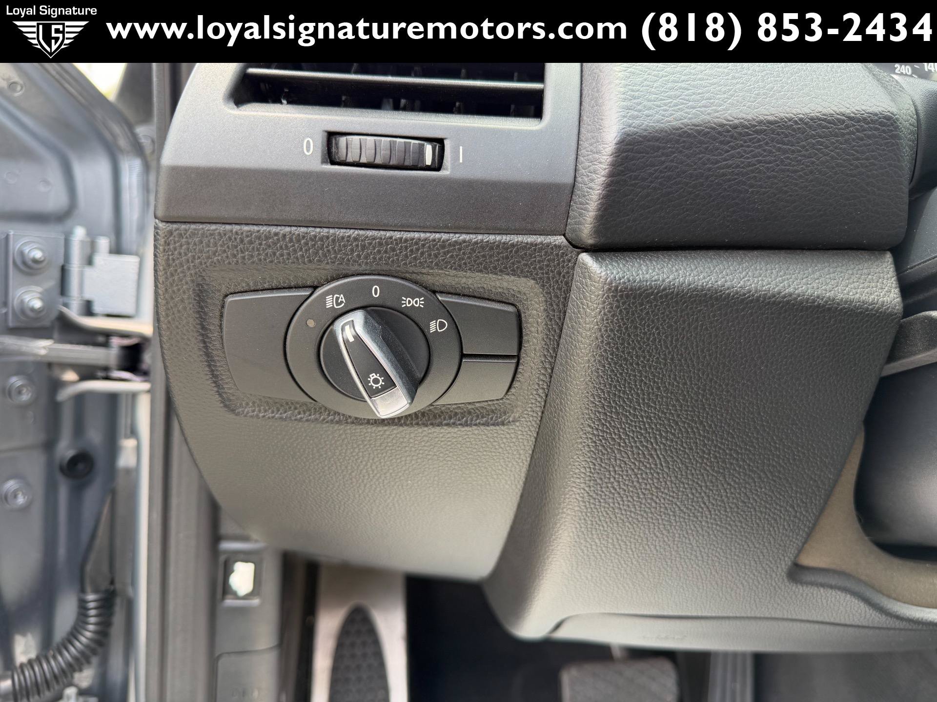 Used 2012 BMW 135i Convertible RWD image 16