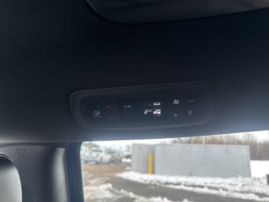 New 2026 Chrysler Pacifica Select image 45