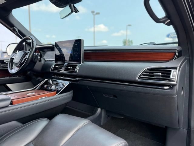 Used 2023 Lincoln Navigator L Reserve AWD/4WD image 17