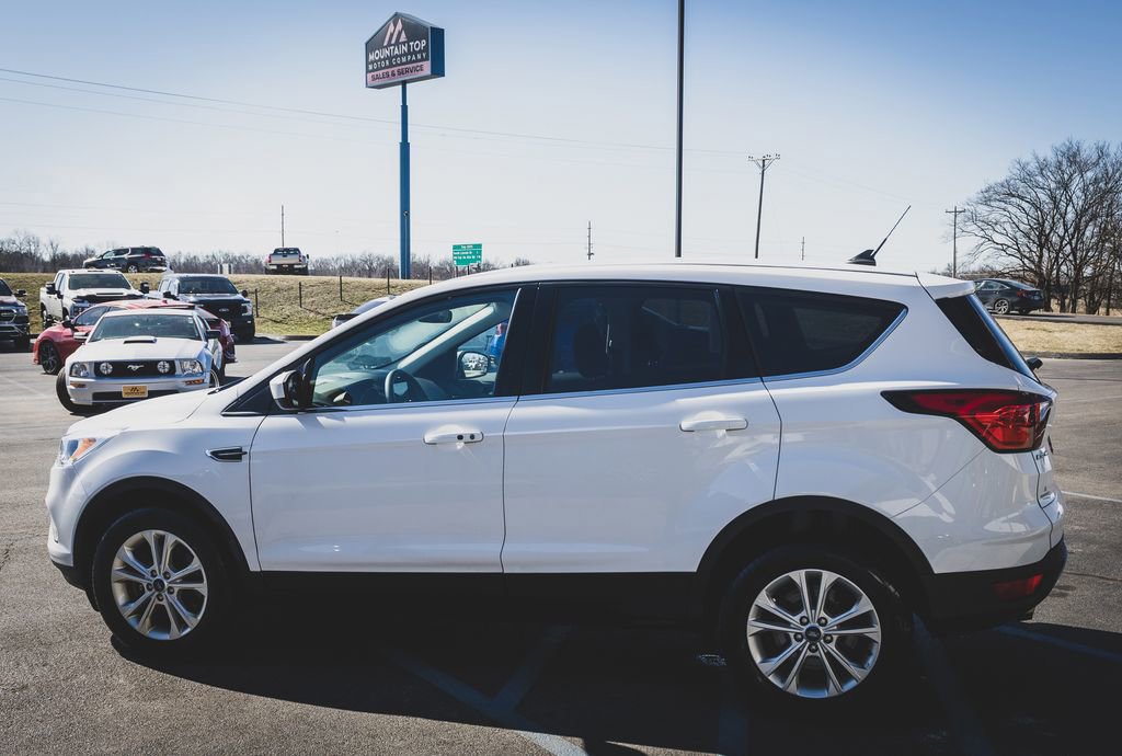 Used 2019 Ford Escape SE image 19