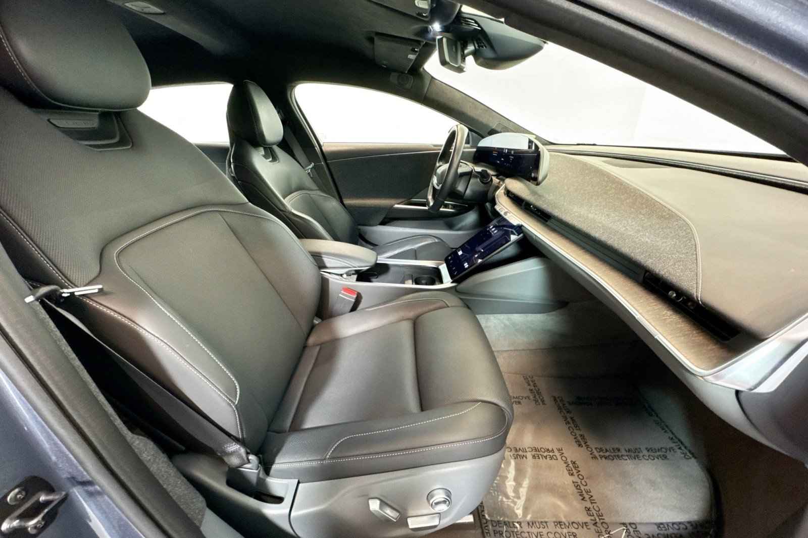 Used 2024 Lucid Air Touring image 27