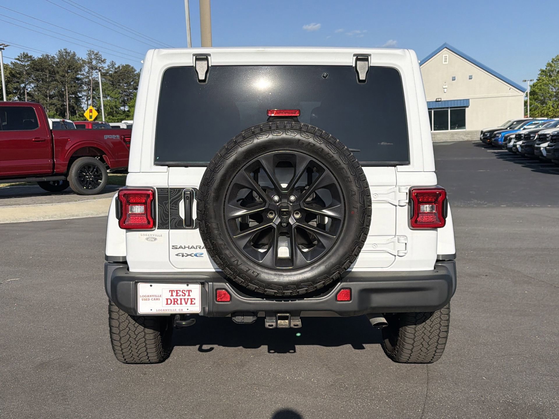 Used 2025 Jeep Wrangler Unlimited Sahara AWD/4WD image 25