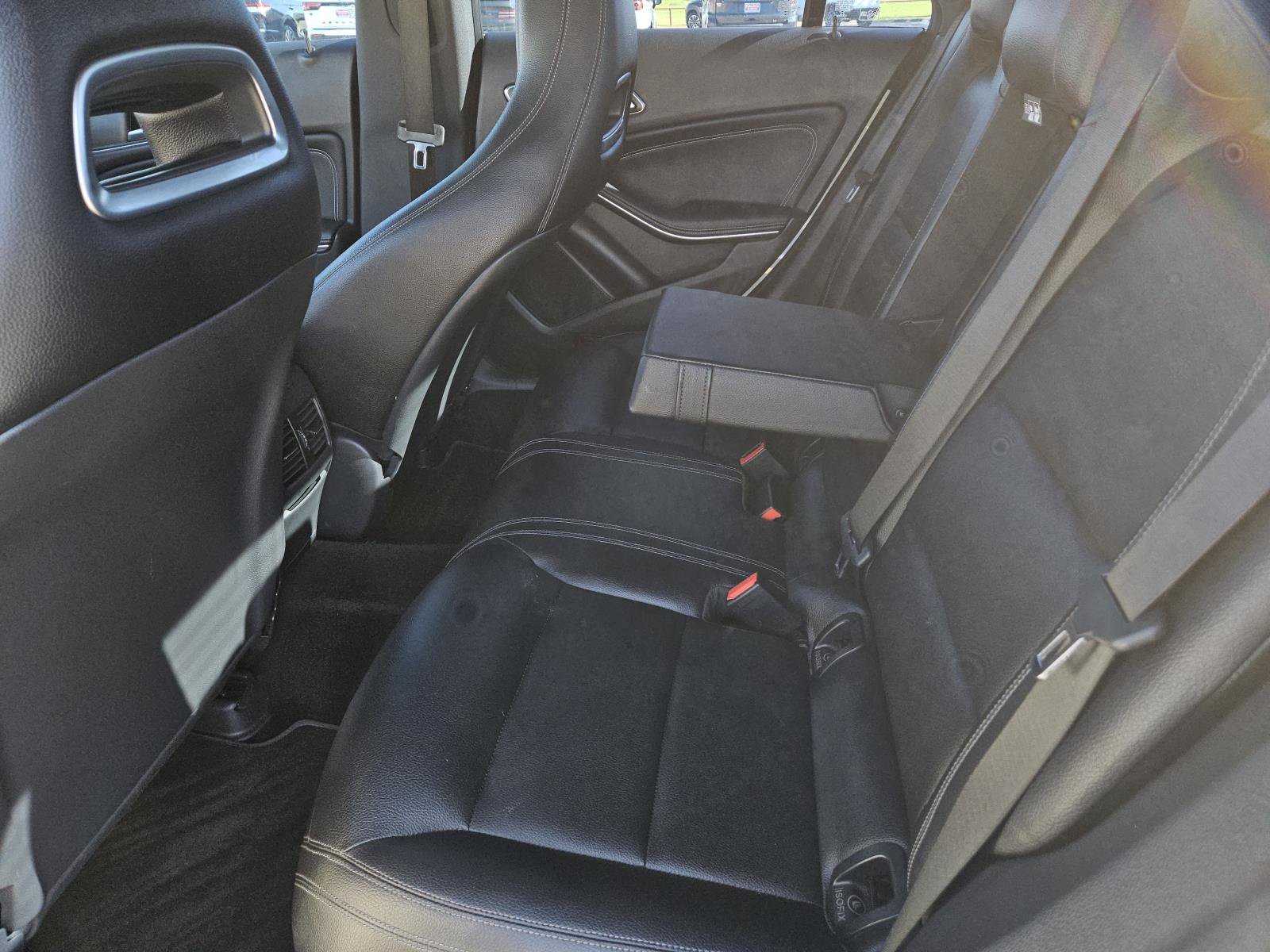Used 2016 Mercedes-Benz CLA 250 image 25