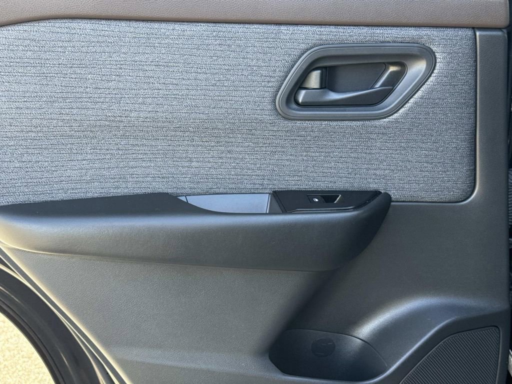 Certified 2023 Nissan Rogue S image 12