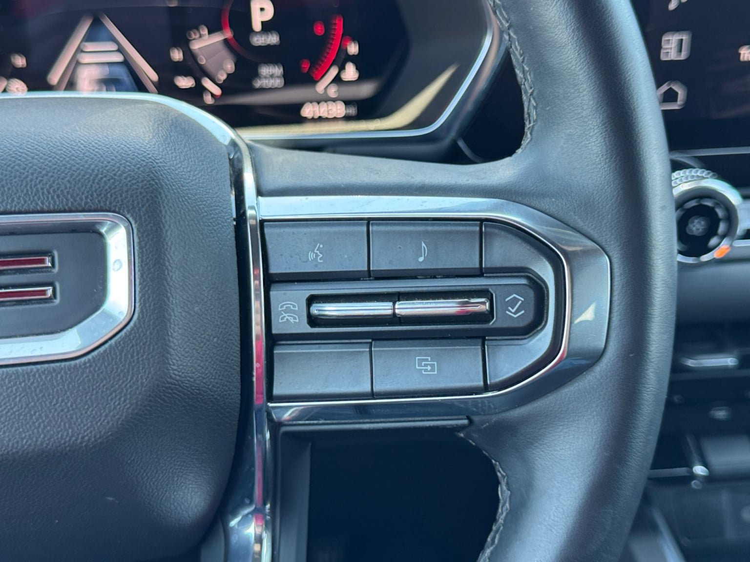 Used 2024 GMC Canyon Elevation w/ Trailering Package RWD image 23